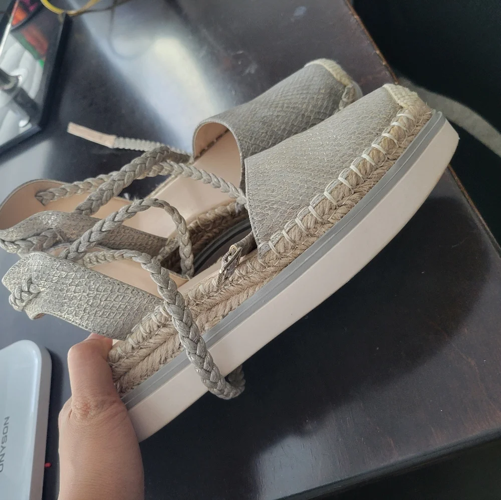 Beautiful Jlo Espadrilles shoes - Picture 4 of 4
